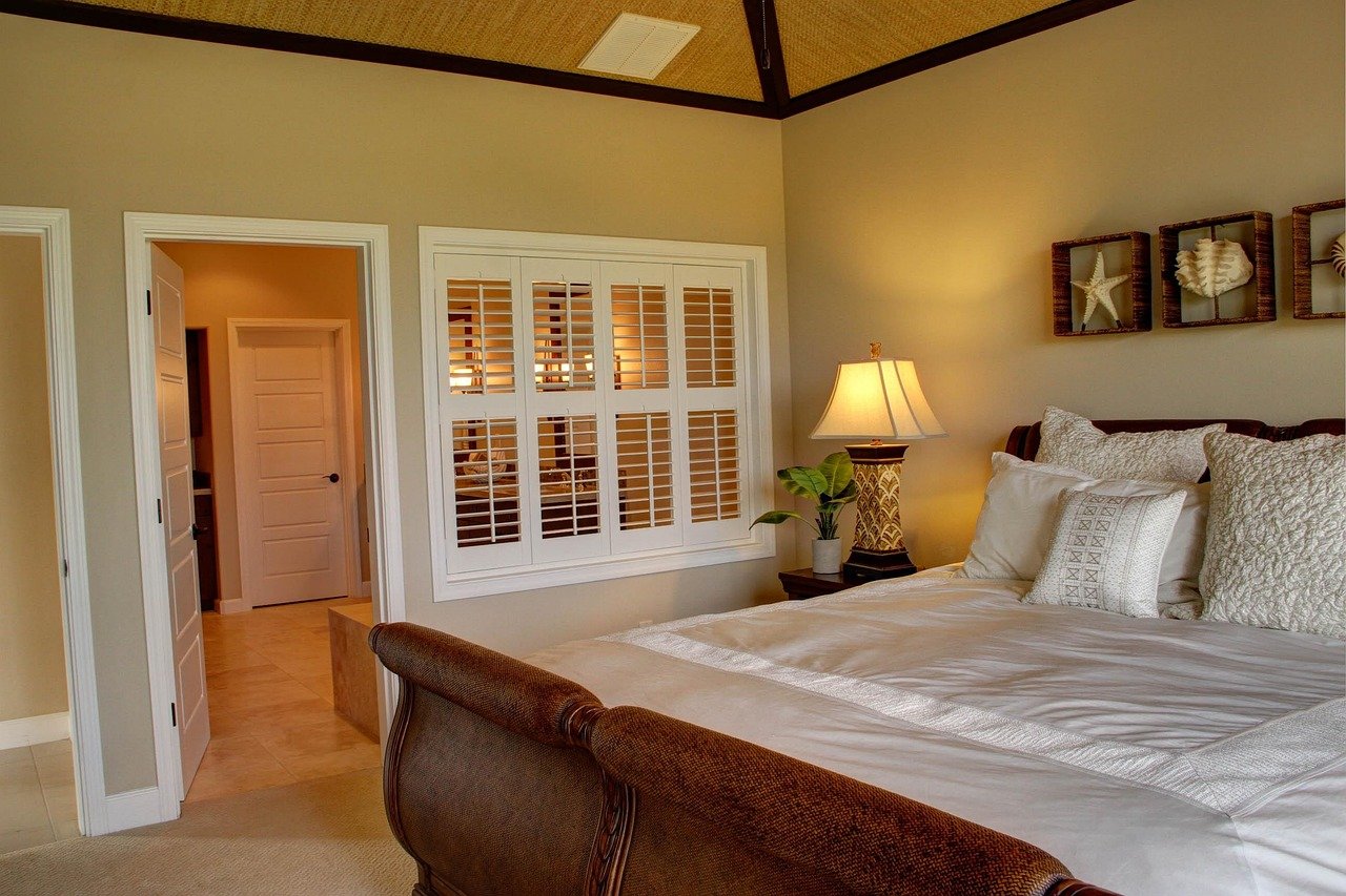 End-Lift Ottoman King Beds: Maximum Storage, Simple Access