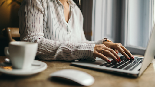 What Benefits Does a Marketing Virtual Assistant Bring to Tech Marketing Campaigns?